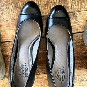 Black man made leather pumps